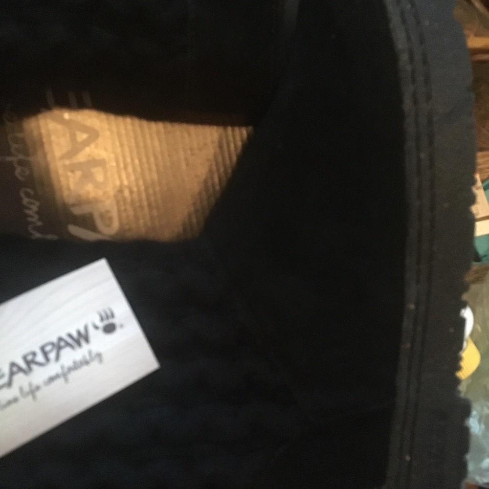 NWT Black Suede & Sheepskin Cable Knit Buckle Bear Paw Candice Boots - Picture 4 of 13